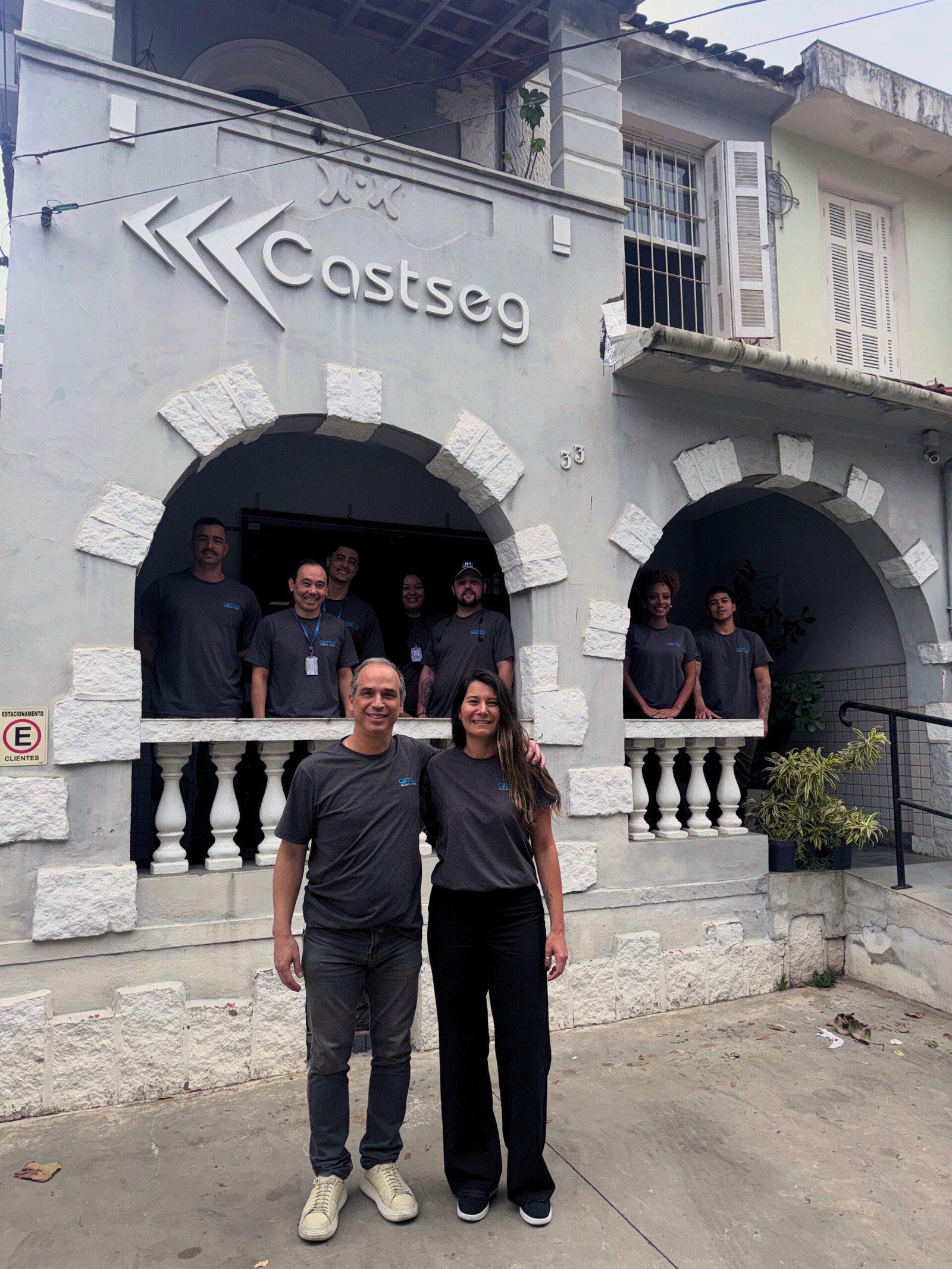 castseg-santos-equipamentos-de-monitoramento-e-seguranca-cameras-equipe